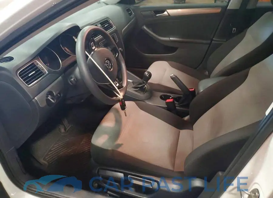 3VW167AJ7JM228950# 7
