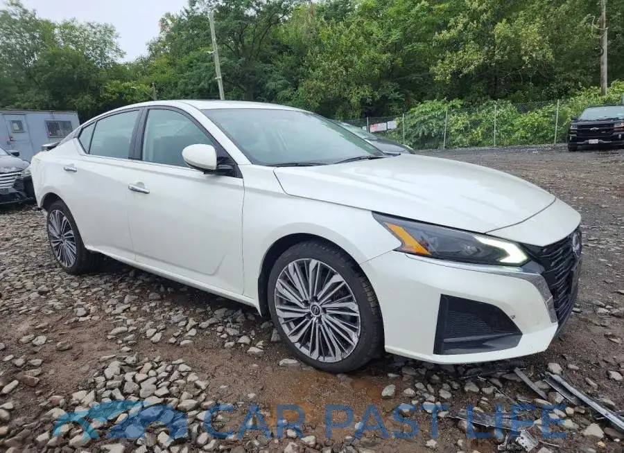 1N4BL4EW4PN420626# 4