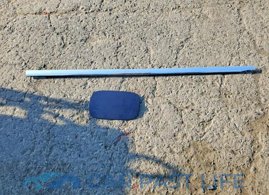 WDDUG6EB7KA491051# 12
