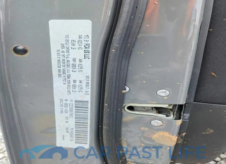 2C3CDXBG8KH700212# 12
