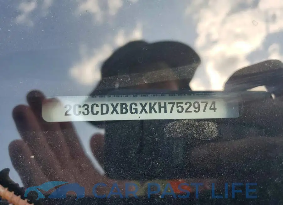 2C3CDXBGXKH752974# 12