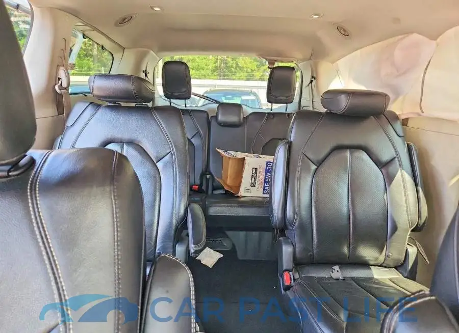 2C4RC1BG3NR138854# 10