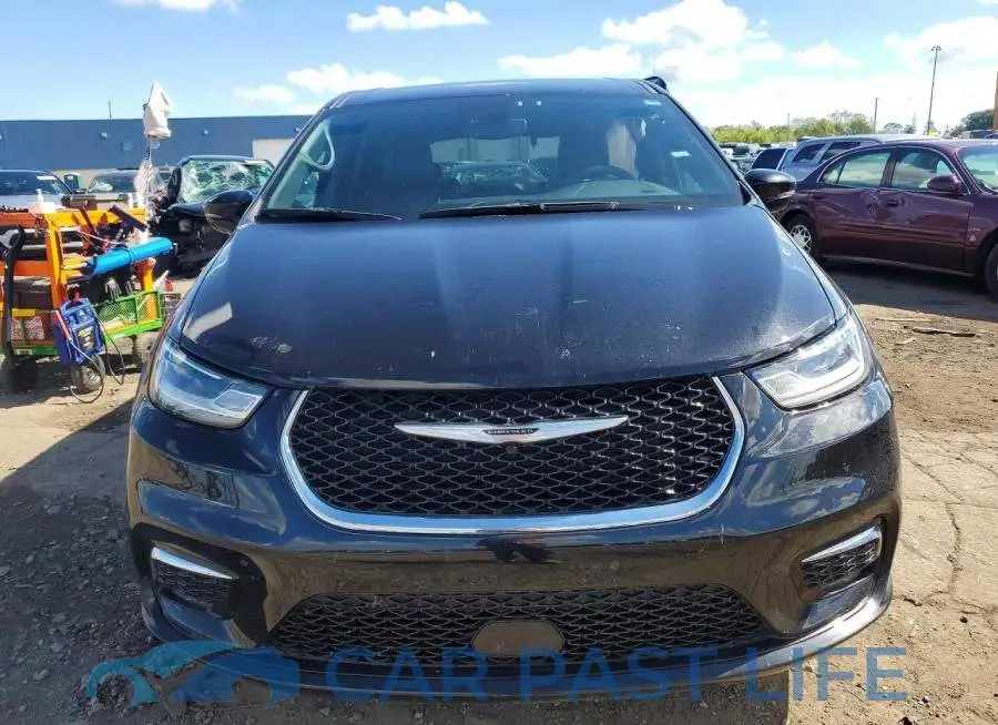 2C4RC1BG4SR569845# 5