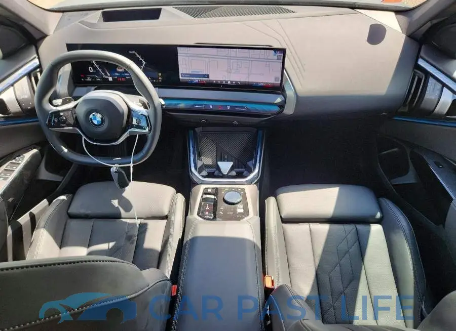 5UX53GP0XT9195017# 8