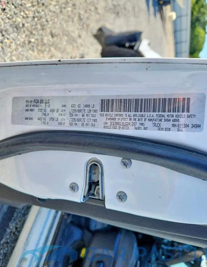 3C63RRGL8JG241297# 14