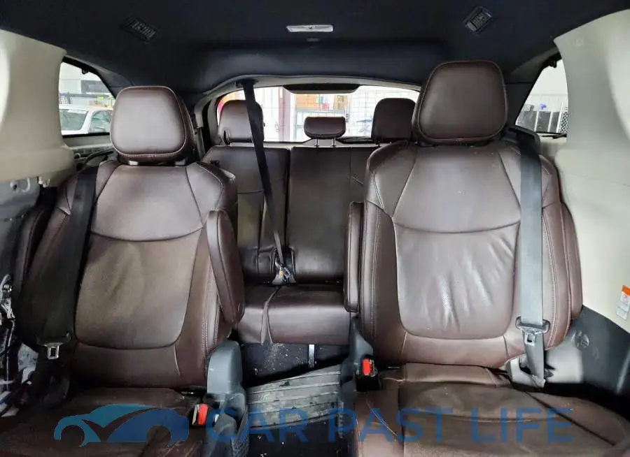 5TDESKFC5RS113692# 10