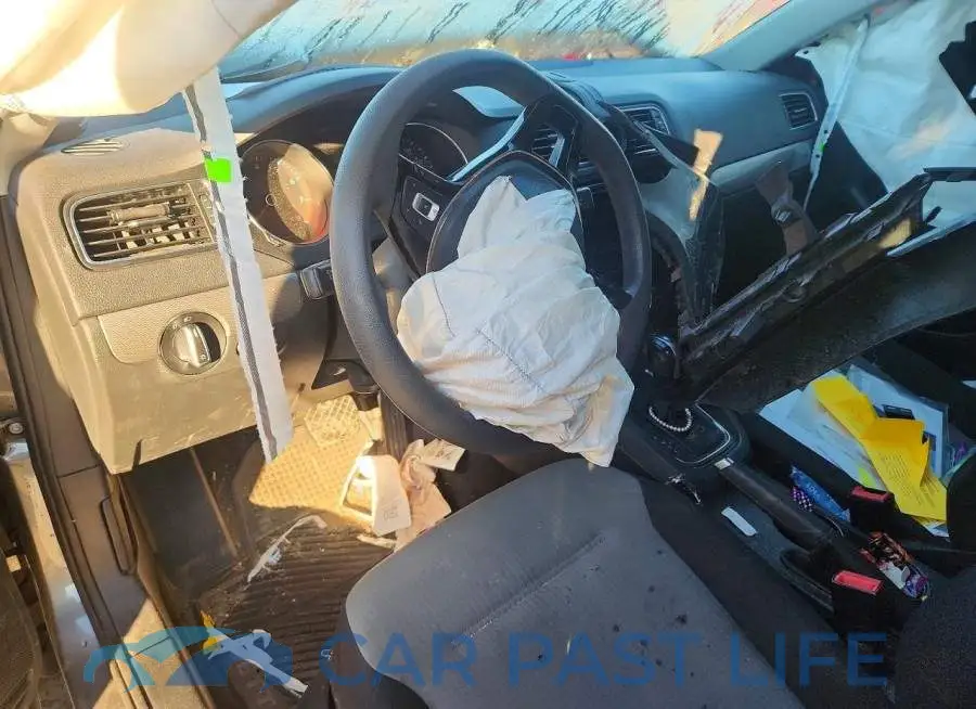 3VW2B7AJXJM244320# 8