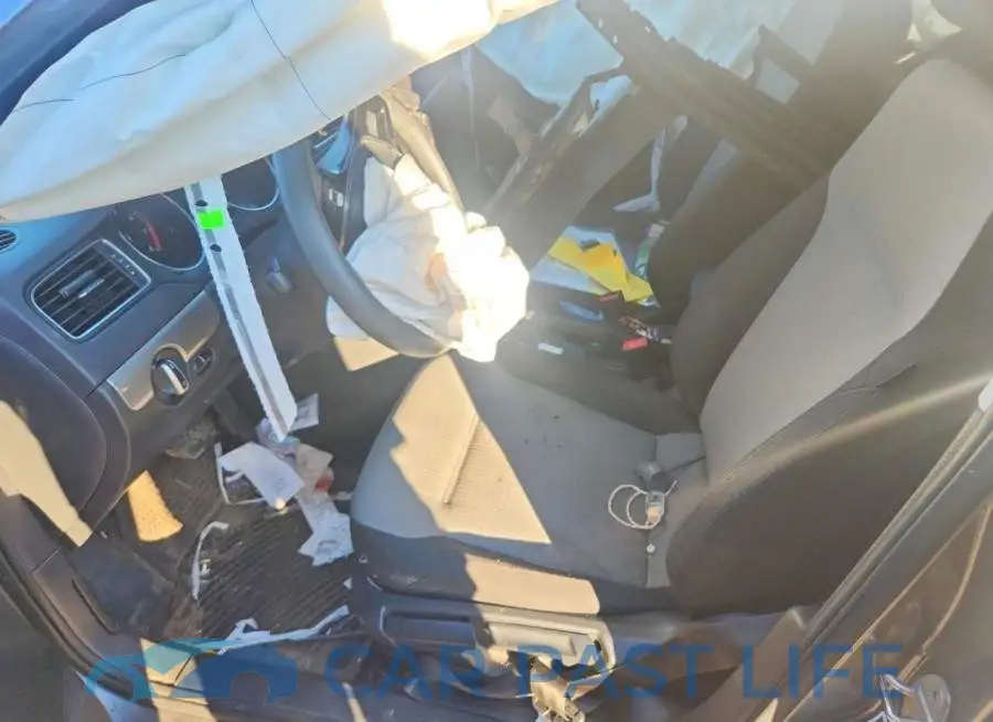 3VW2B7AJXJM244320# 7
