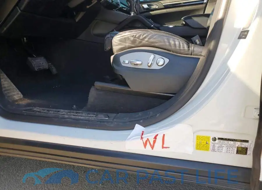 WP1AA2A26HKA87933# 13