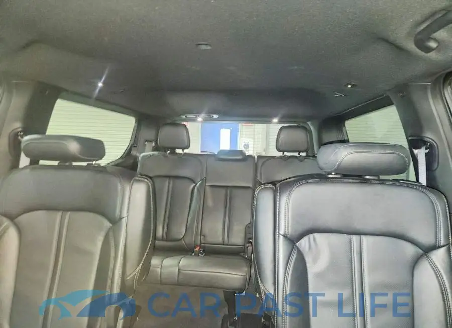 1C4SJVBP3TS189832# 10