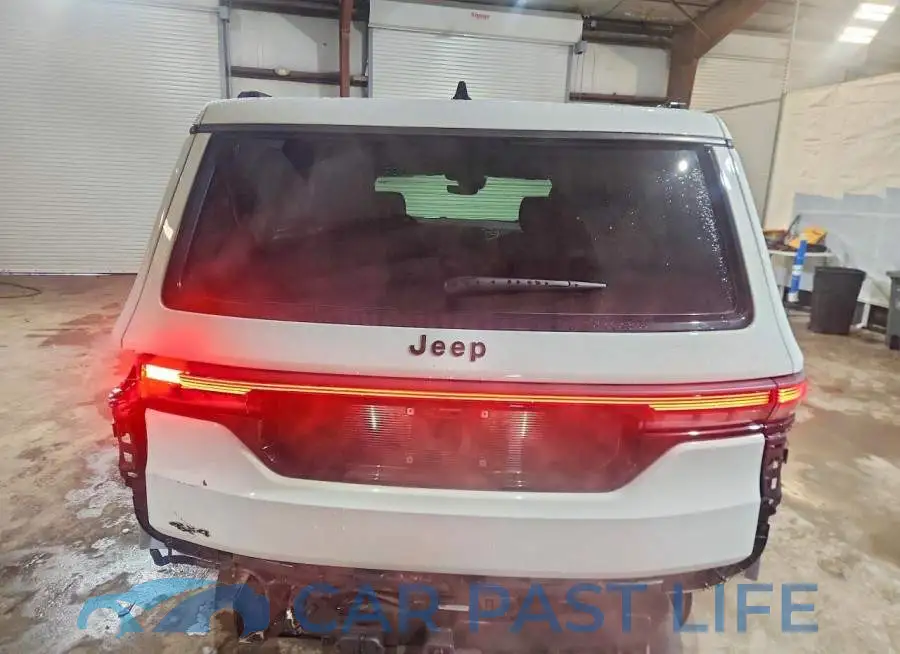 1C4SJVBP3TS189832# 6