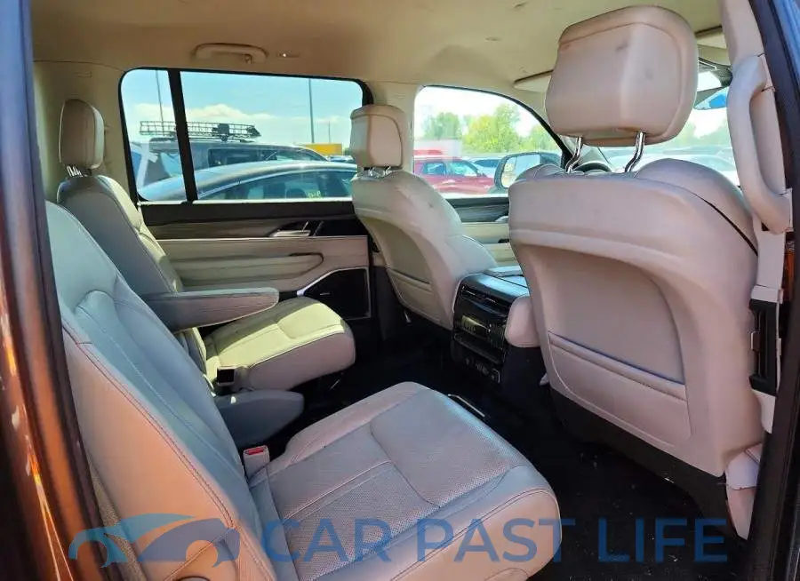 1C4SJVBP9RS175118# 11