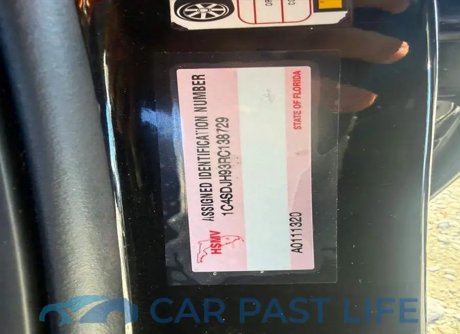 1C4SDJH93RC138729# 13
