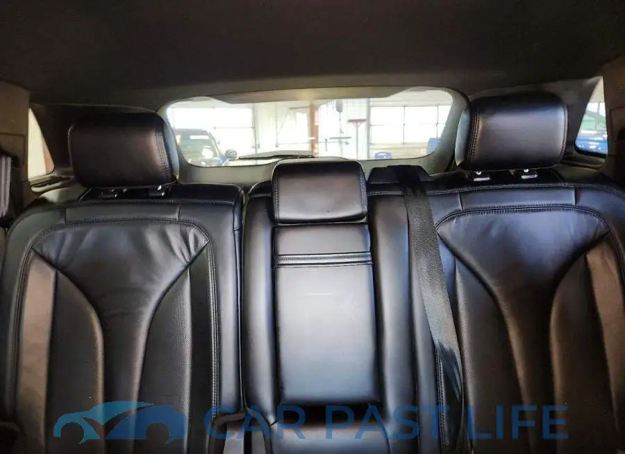 2LMPJ8KR8HBL40464# 10