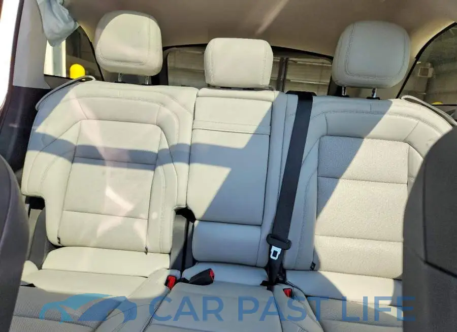 5LMPJ8J47TJ010981# 10