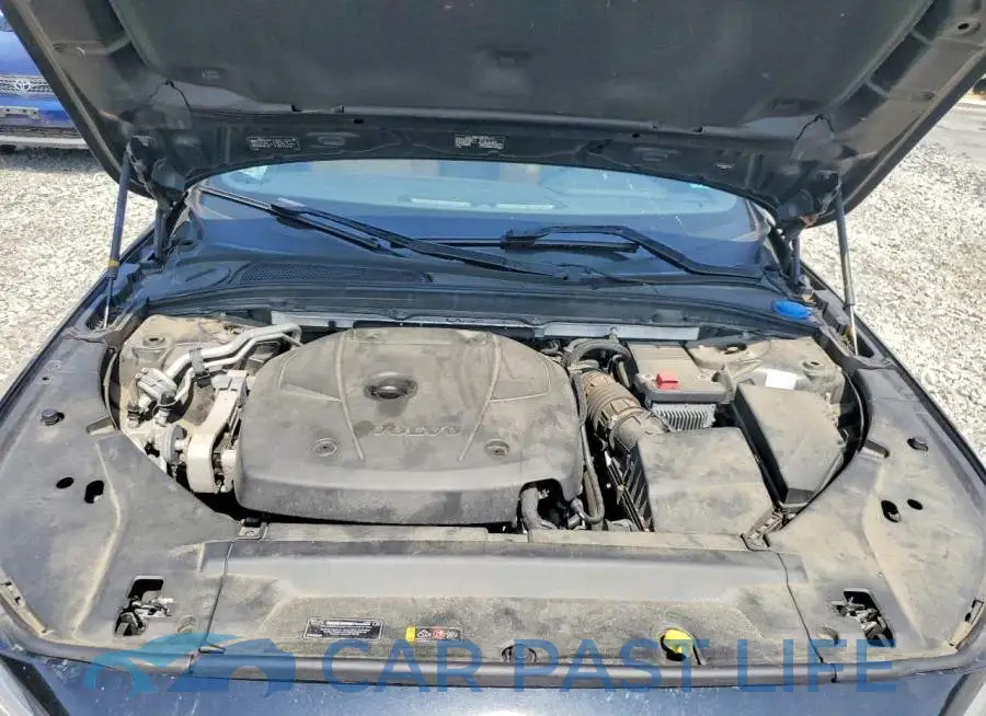 YV1A22MK8H1017165# 11
