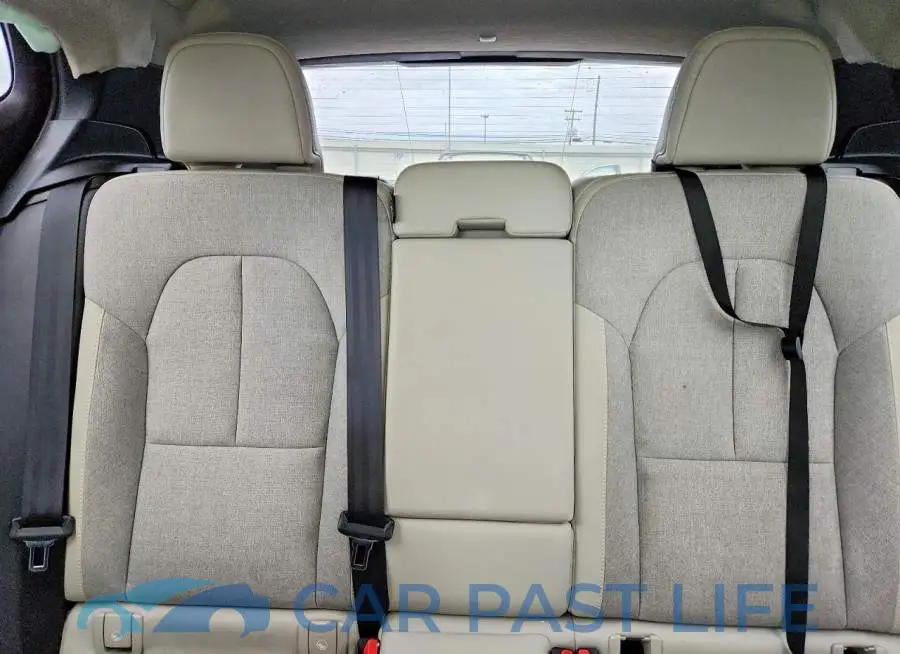 YV4162UK8L2328685# 10