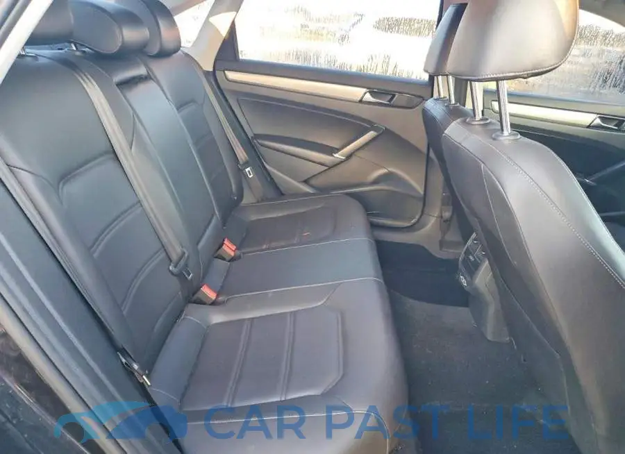 1VWSA7A33LC026325# 10