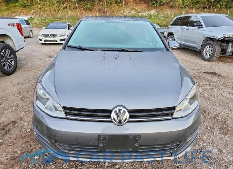 3VW117AUXHM044685# 5