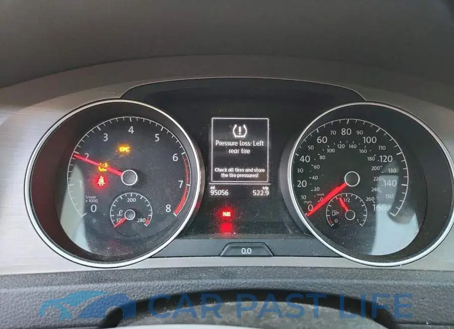 3VW117AUXHM044685# 9