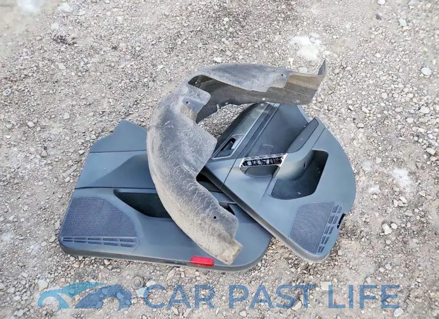 3VW117AUXHM044685# 12