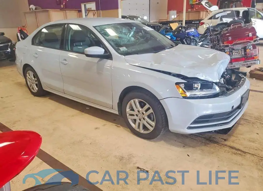 3VW2B7AJ8JM245126# 4