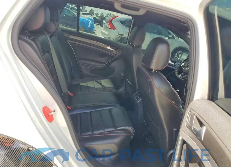 3VW5T7AU5MM008439# 10