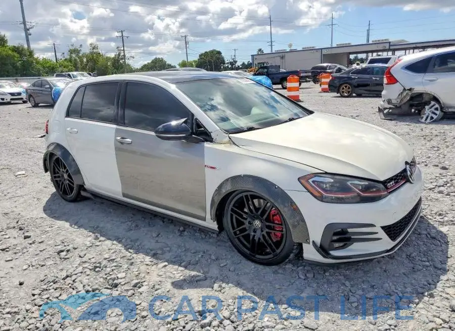 3VW5T7AU5MM008439# 4