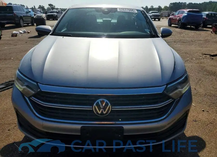 3VWCM7BU9NM001594# 5