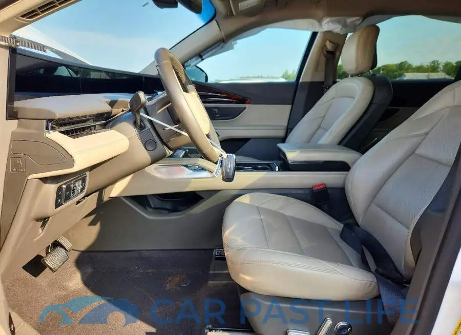 5LMPJ8J4XRJ868325# 7