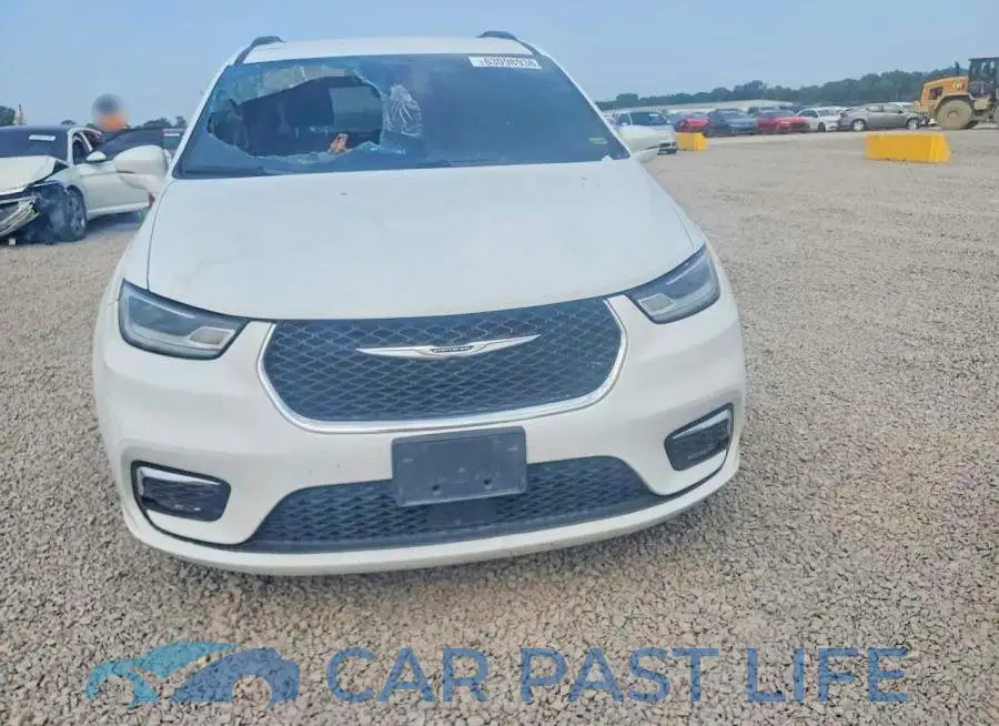 2C4RC1BG2NR167942# 5