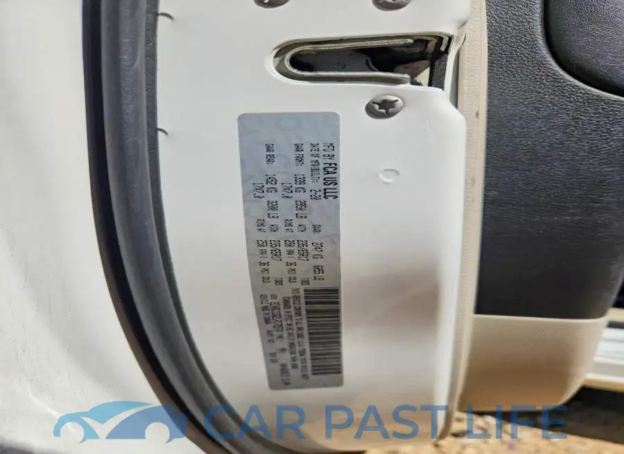 2C4RC1DG2LR172570# 13