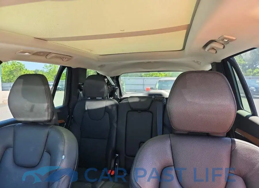 YV4062PE8R1192302# 10