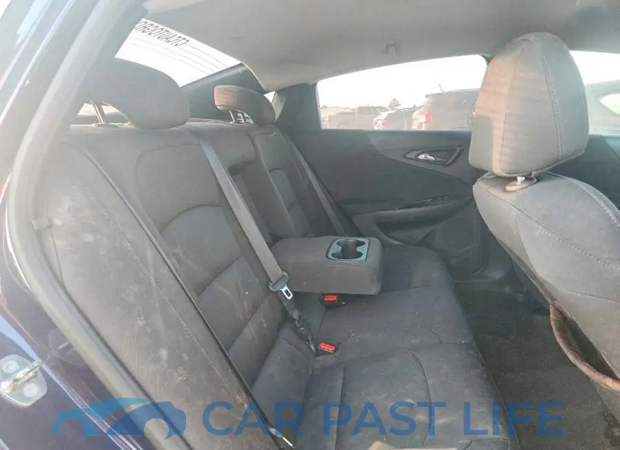 1G1ZB5ST1JF135713# 10