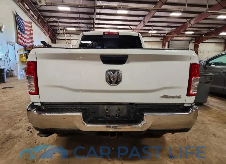 3C6UR5CJ3RG235422# 6