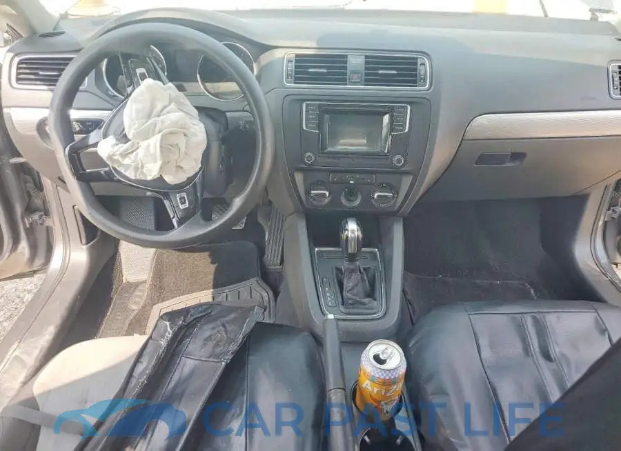 3VW2B7AJ8JM212739# 8