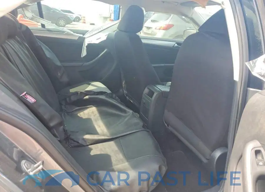 3VW2B7AJ8JM212739# 10