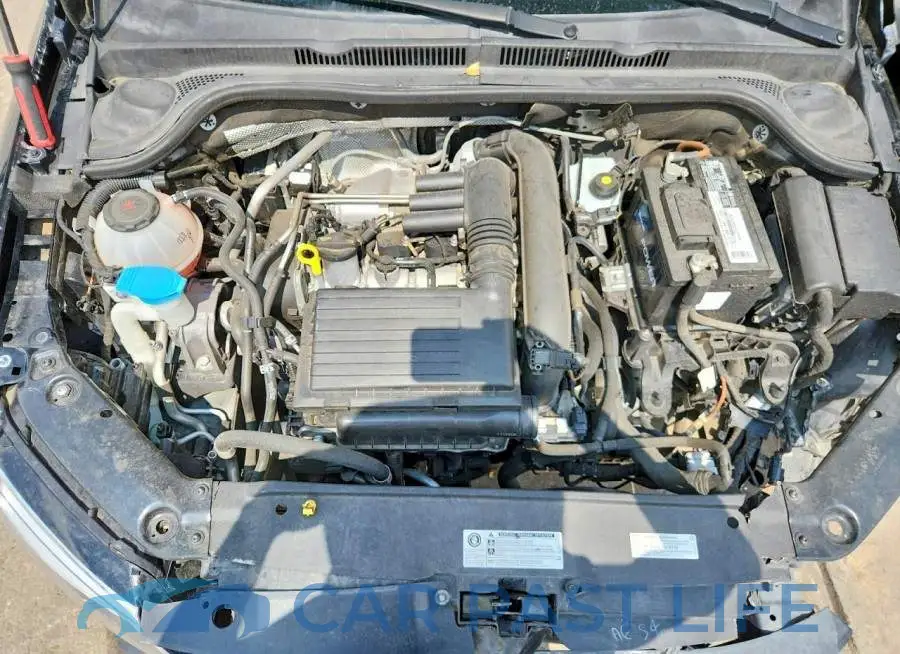 3VW2B7AJXJM231969# 11