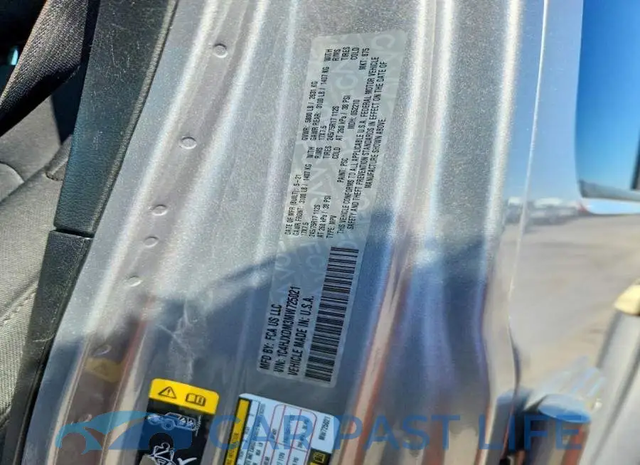 1C4HJXDM3MW725021# 12