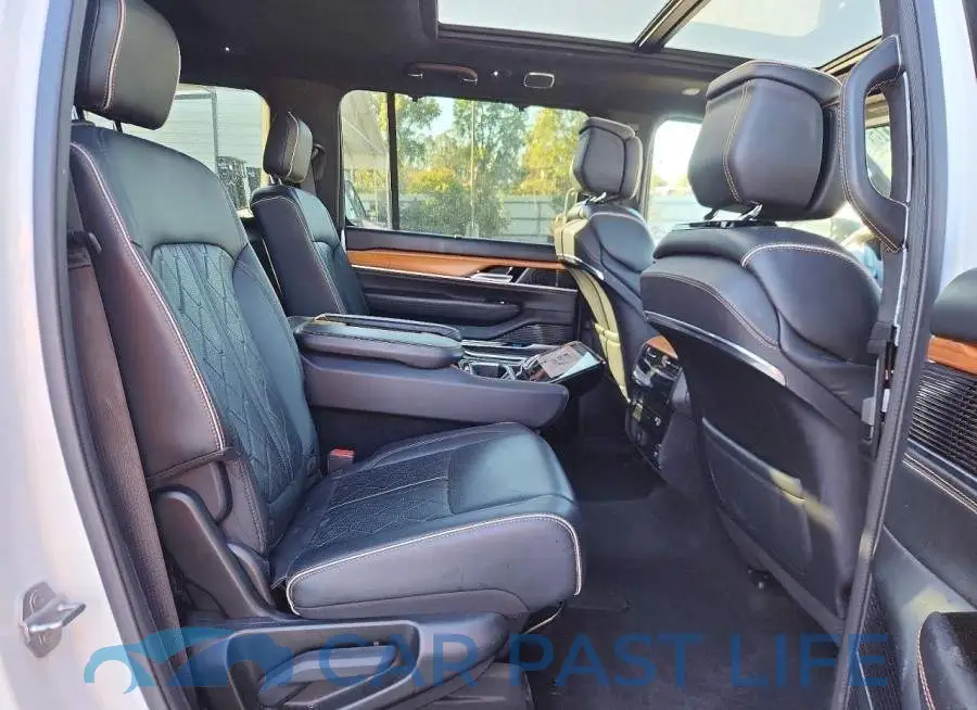 1C4SJSGP5RS182283# 11