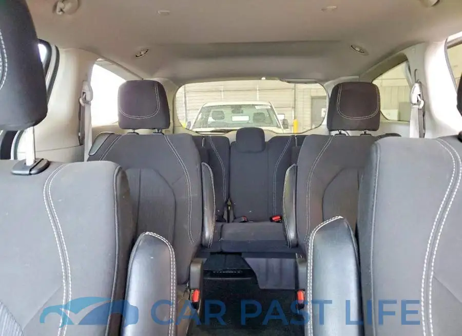 2C4RC1CG3MR580109# 10