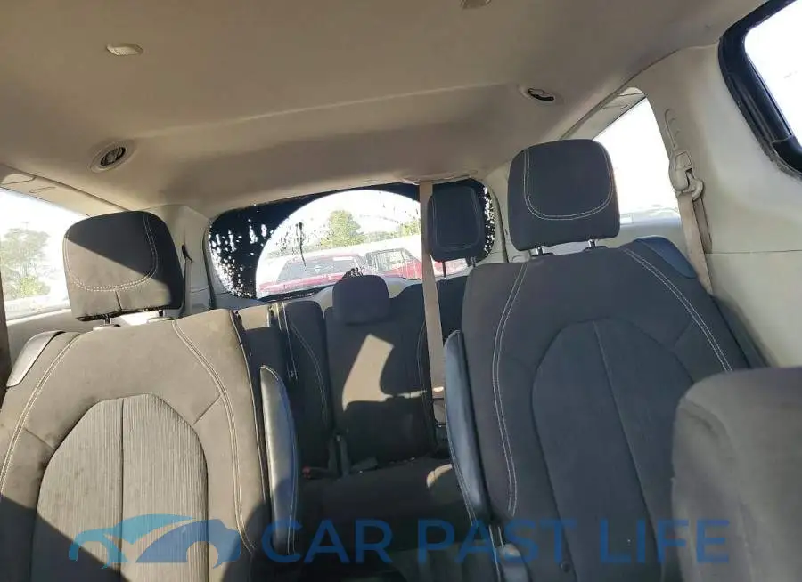 2C4RC1CG7NR105192# 10