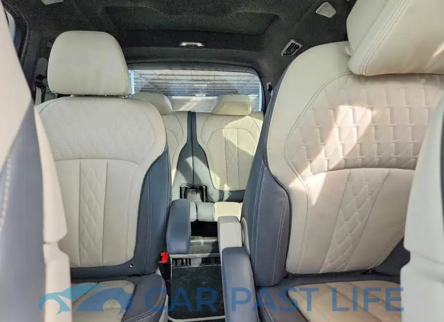 5UX33EM08S9Y52072# 10