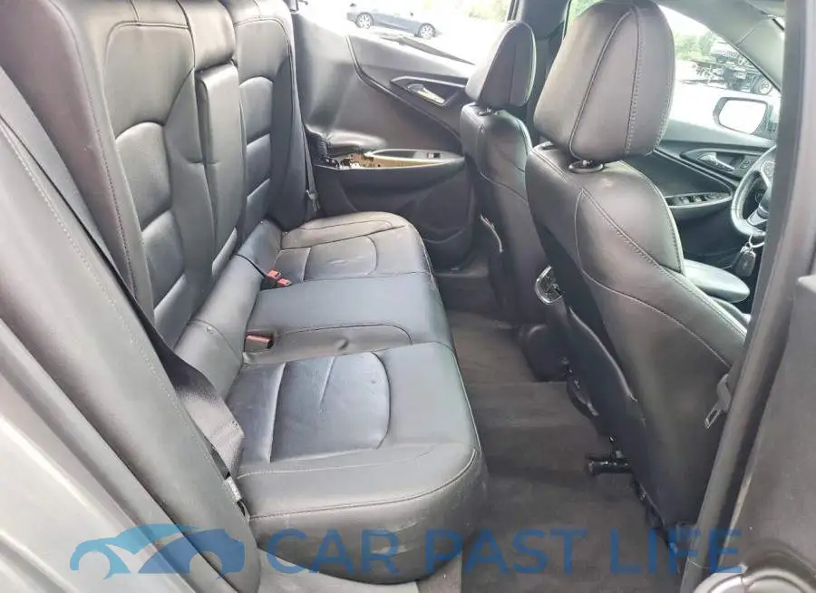 1G1ZD5ST4JF137272# 10