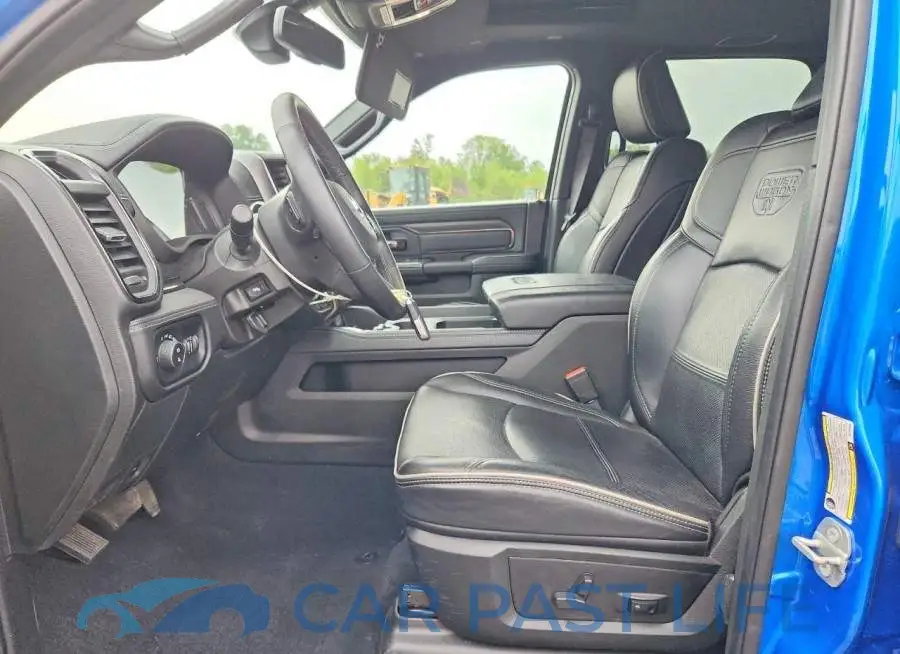 3C6TR5EJ9RG131896# 7