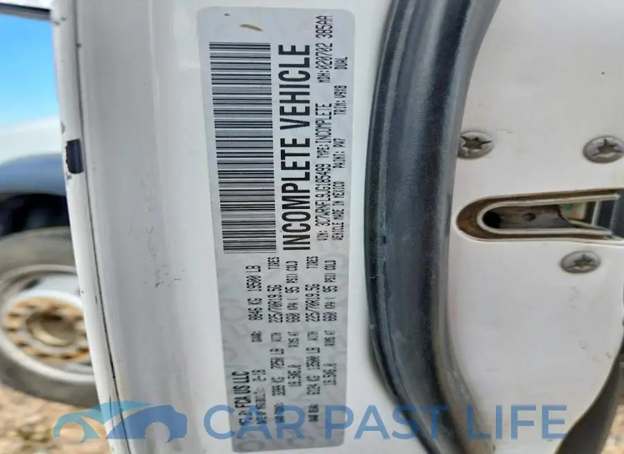 3C7WRNFL9JG185499# 12
