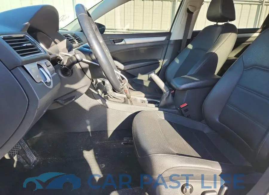 1VWLA7A32KC012662# 7