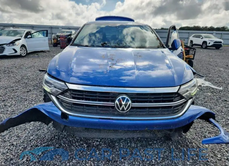 3VW5M7BU4PM028388# 5