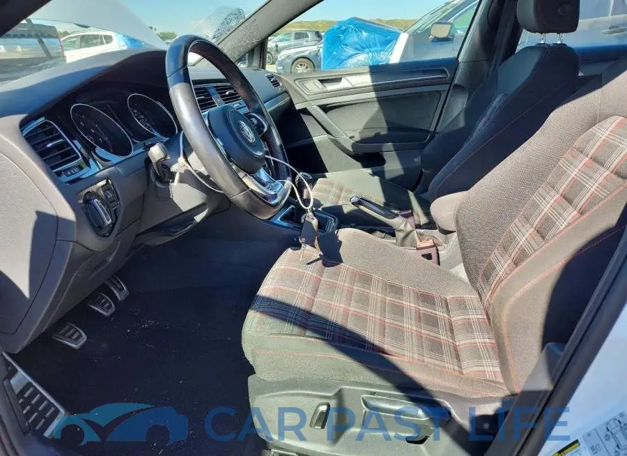 3VW5T7AU2KM009822# 7