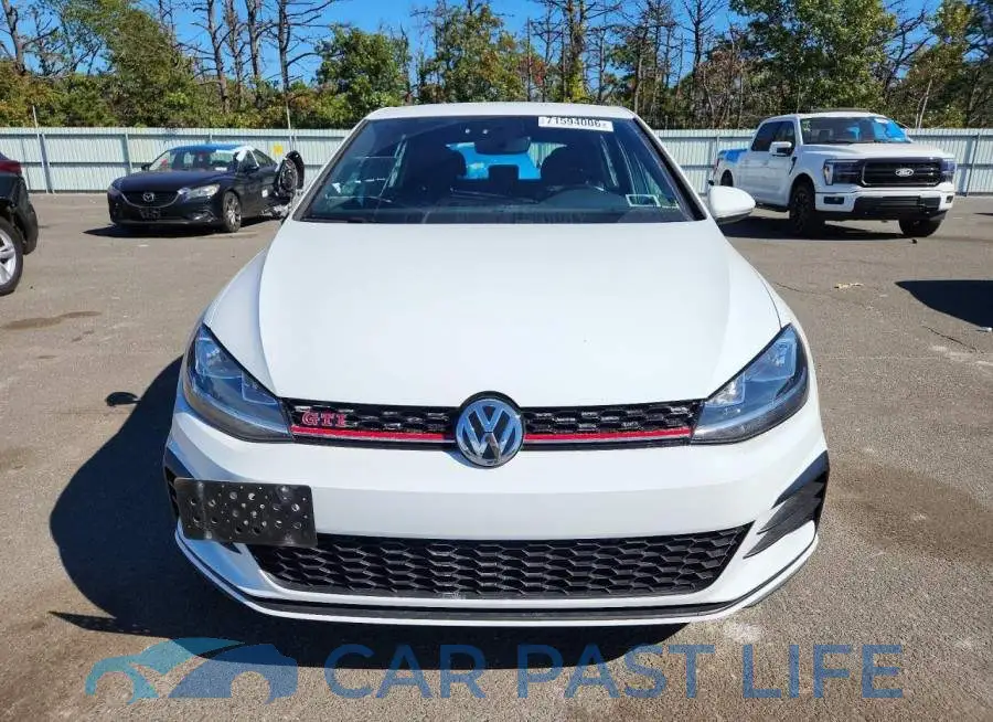 3VW5T7AU2KM009822# 5